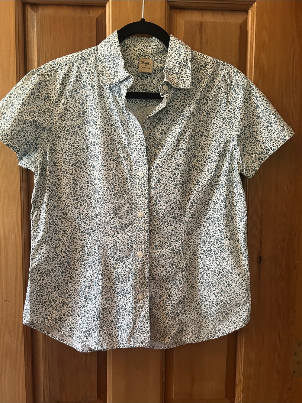 High Sierra White Button-Up Shirt with Blue Floral Print